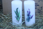 Dekoratyvinė žvakė „Pakalnutė“ – gamtos įkvėptas dizainas ir jaukus apšvietimas 🕯️🌼 - Image 3