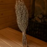 Vērmeļu pirts pušķis, novietots uz lāvas