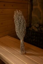 Vērmeļu pirts pušķis, novietots uz lāvas
