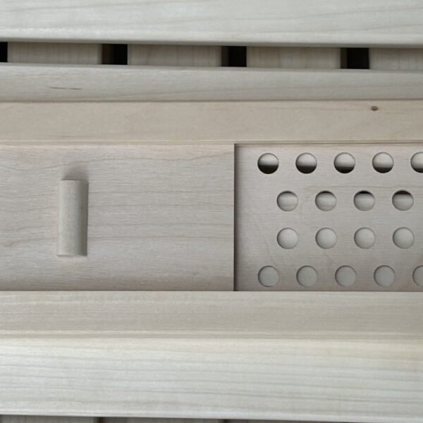 Koka ventilācijas reste pirtij ar regulējamu aizbīdni un perforētu paneli